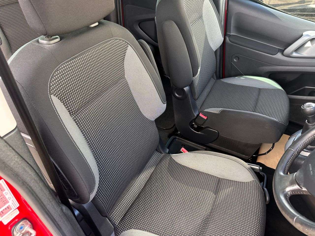 2017 PEUGEOT PARTNER TEPEE 2017 PEUGEOT PARTNER TEPEE