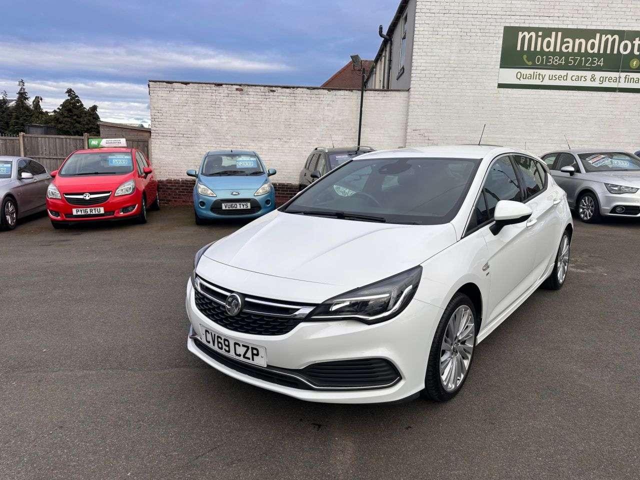 A 2019 VAUXHALL ASTRA 1.4i Turbo SRi VX Line Nav Hatchback 5dr Petrol Manual Euro 6 (s/s) (150 ps A 2019 VAUXHALL ASTRA 1.4i Turbo SRi VX Line Nav Hatchback 5dr Petrol Manual Euro 6 (s/s) (150 ps