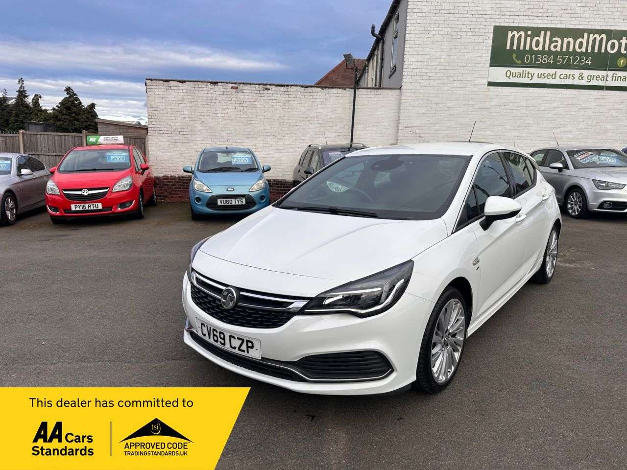 A 2019 VAUXHALL ASTRA 1.4i Turbo SRi VX Line Nav Hatchback 5dr Petrol Manual Euro 6 (s/s) (150 ps A 2019 VAUXHALL ASTRA 1.4i Turbo SRi VX Line Nav Hatchback 5dr Petrol Manual Euro 6 (s/s) (150 ps
