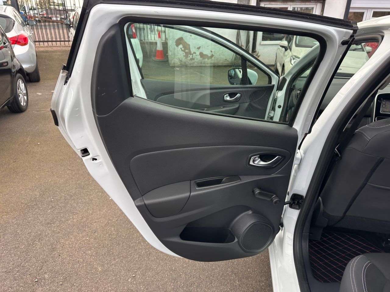 2017 RENAULT CLIO 2017 RENAULT CLIO