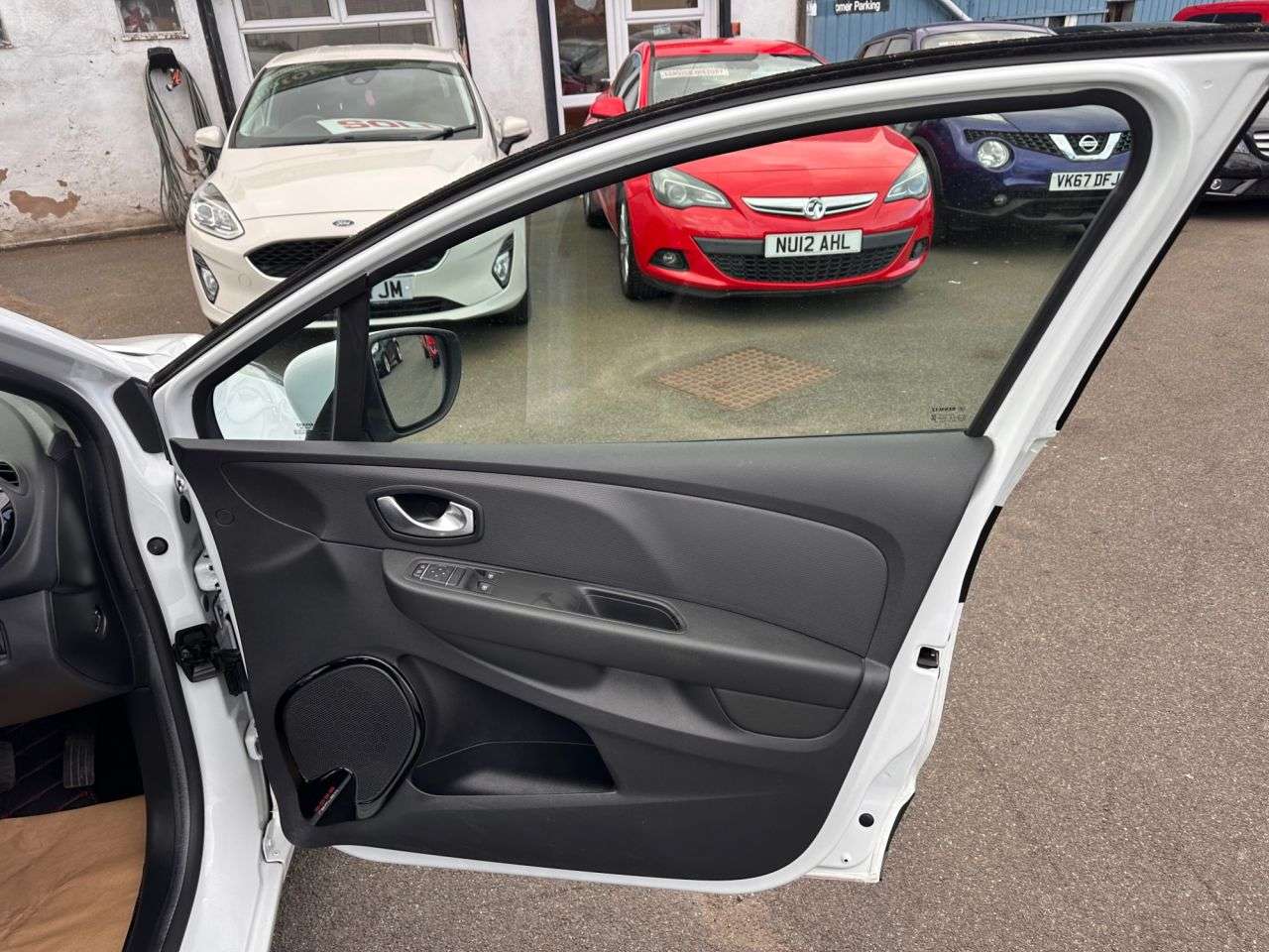 2017 RENAULT CLIO 2017 RENAULT CLIO