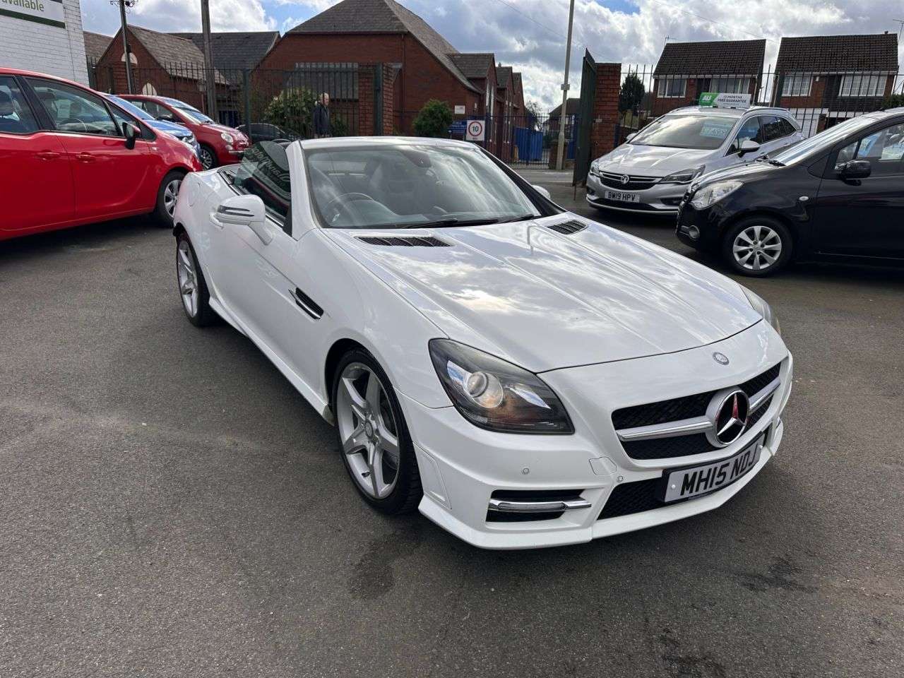 A 2015 MERCEDES-BENZ SLK 2.1 SLK250d AMG Sport Convertible 2dr Diesel G-Tronic Euro 6 (s/s) (204 ps) A 2015 MERCEDES-BENZ SLK 2.1 SLK250d AMG Sport Convertible 2dr Diesel G-Tronic Euro 6 (s/s) (204 ps)
