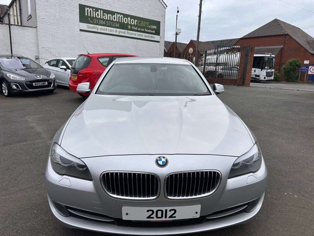A 2012 BMW 5 SERIES 2.0 520d SE Saloon 4dr Diesel Steptronic Euro 5 (s/s) (184 ps) SERVICE HIST A 2012 BMW 5 SERIES 2.0 520d SE Saloon 4dr Diesel Steptronic Euro 5 (s/s) (184 ps) SERVICE HIST