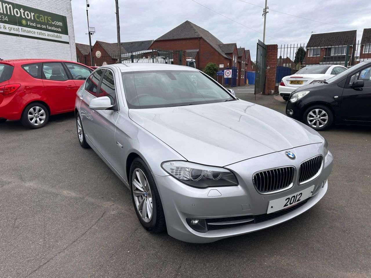 A 2012 BMW 5 SERIES 2.0 520d SE Saloon 4dr Diesel Steptronic Euro 5 (s/s) (184 ps) SERVICE HIST A 2012 BMW 5 SERIES 2.0 520d SE Saloon 4dr Diesel Steptronic Euro 5 (s/s) (184 ps) SERVICE HIST