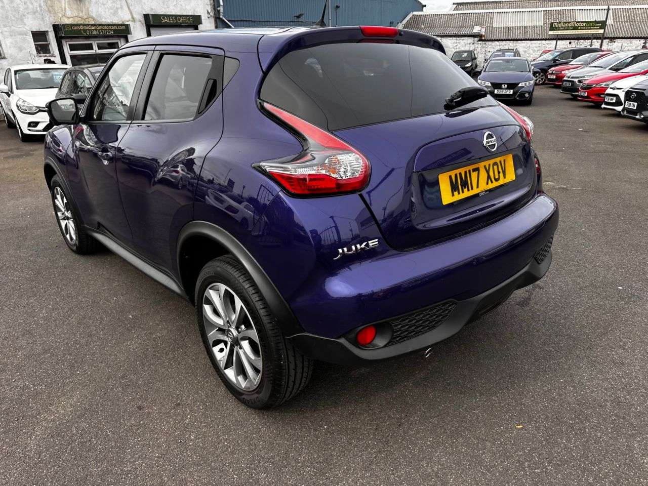 A 2017 NISSAN JUKE 1.6 Tekna SUV 5dr Petrol XTRON Euro 6 (117 ps) SERVICE HISTORY-NAV-BLUETOOT A 2017 NISSAN JUKE 1.6 Tekna SUV 5dr Petrol XTRON Euro 6 (117 ps) SERVICE HISTORY-NAV-BLUETOOT
