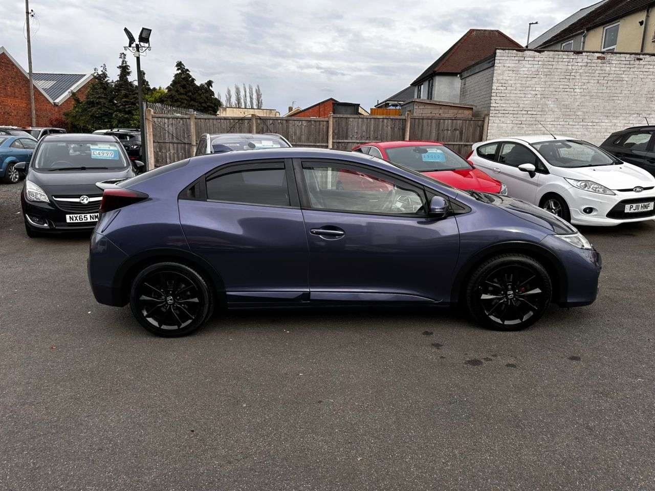 A 2015 HONDA CIVIC 1.6 i-DTEC SR Hatchback 5dr Diesel Manual Euro 5 (s/s) (120 ps) REVERSE CAM A 2015 HONDA CIVIC 1.6 i-DTEC SR Hatchback 5dr Diesel Manual Euro 5 (s/s) (120 ps) REVERSE CAM