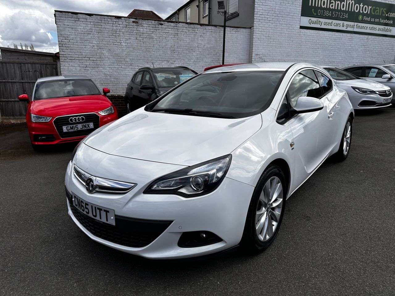 A 2015 VAUXHALL ASTRA GTC 1.4i Turbo SRi Coupe 3dr Petrol Manual Euro 6 (s/s) (140 ps) DAB RADIO-HALF A 2015 VAUXHALL ASTRA GTC 1.4i Turbo SRi Coupe 3dr Petrol Manual Euro 6 (s/s) (140 ps) DAB RADIO-HALF