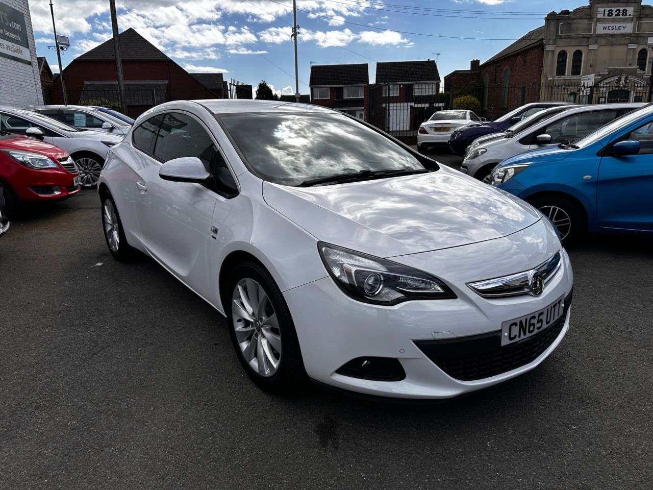 A 2015 VAUXHALL ASTRA GTC 1.4i Turbo SRi Coupe 3dr Petrol Manual Euro 6 (s/s) (140 ps) DAB RADIO-HALF A 2015 VAUXHALL ASTRA GTC 1.4i Turbo SRi Coupe 3dr Petrol Manual Euro 6 (s/s) (140 ps) DAB RADIO-HALF