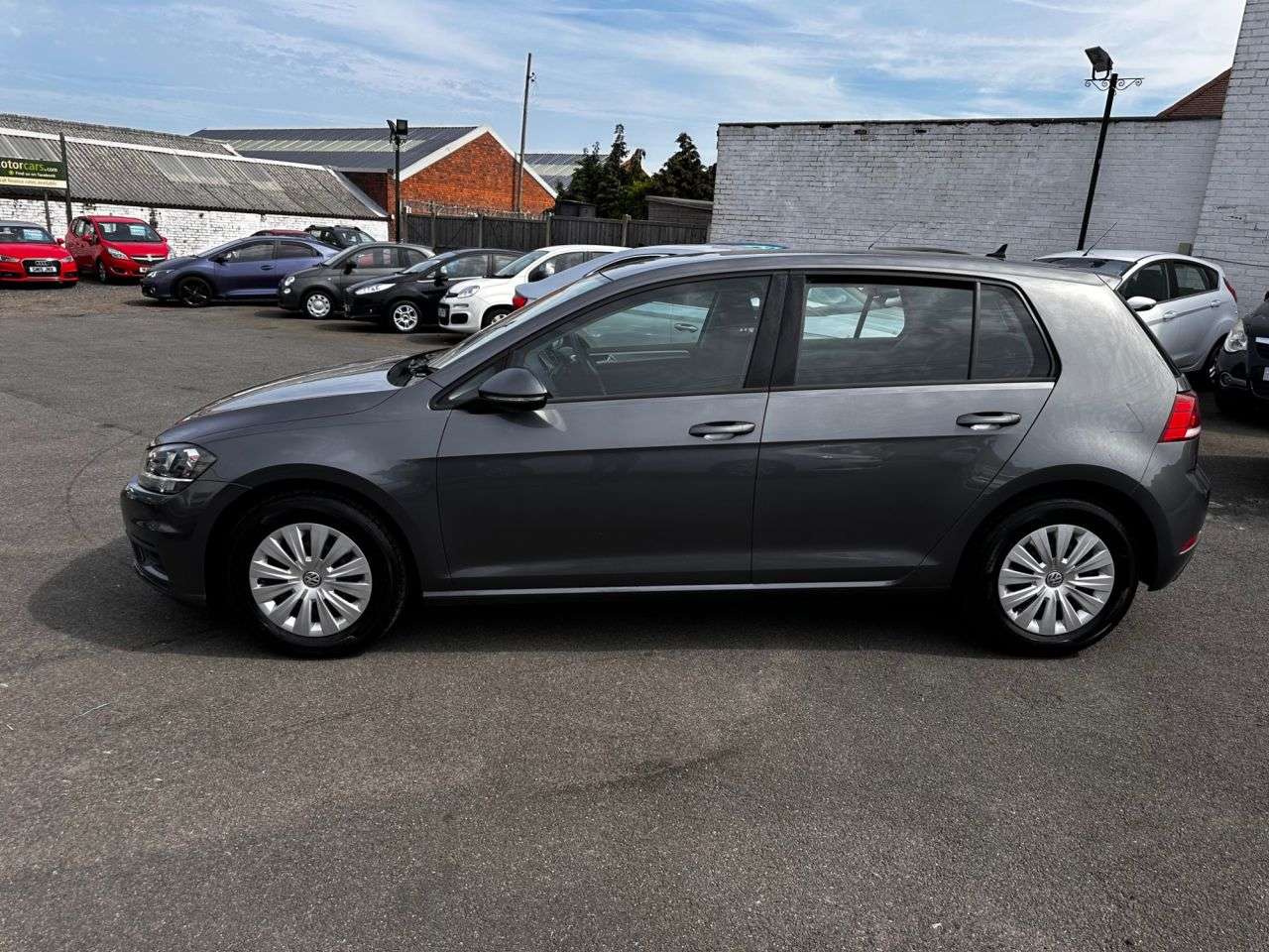 A 2018 VOLKSWAGEN GOLF 1.6 TDI S Hatchback 5dr Diesel Manual Euro 6 (s/s) (115 ps) MAIN DEALER SER A 2018 VOLKSWAGEN GOLF 1.6 TDI S Hatchback 5dr Diesel Manual Euro 6 (s/s) (115 ps) MAIN DEALER SER