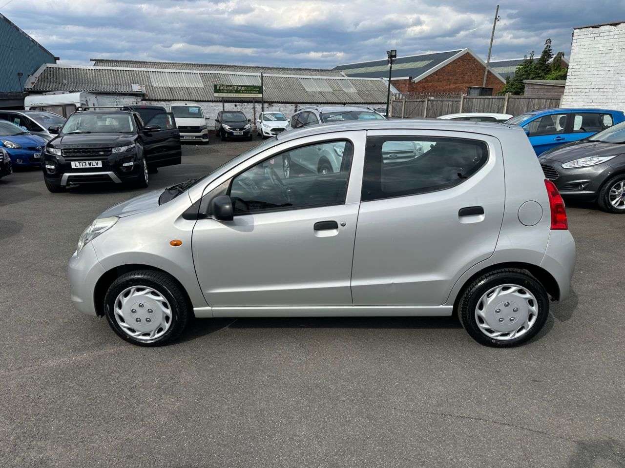 A 2012 SUZUKI ALTO 1.0 12V SZ Hatchback 5dr Petrol Manual Euro 5 (68 ps) 4 NEW TYRES FITTED-SE A 2012 SUZUKI ALTO 1.0 12V SZ Hatchback 5dr Petrol Manual Euro 5 (68 ps) 4 NEW TYRES FITTED-SE