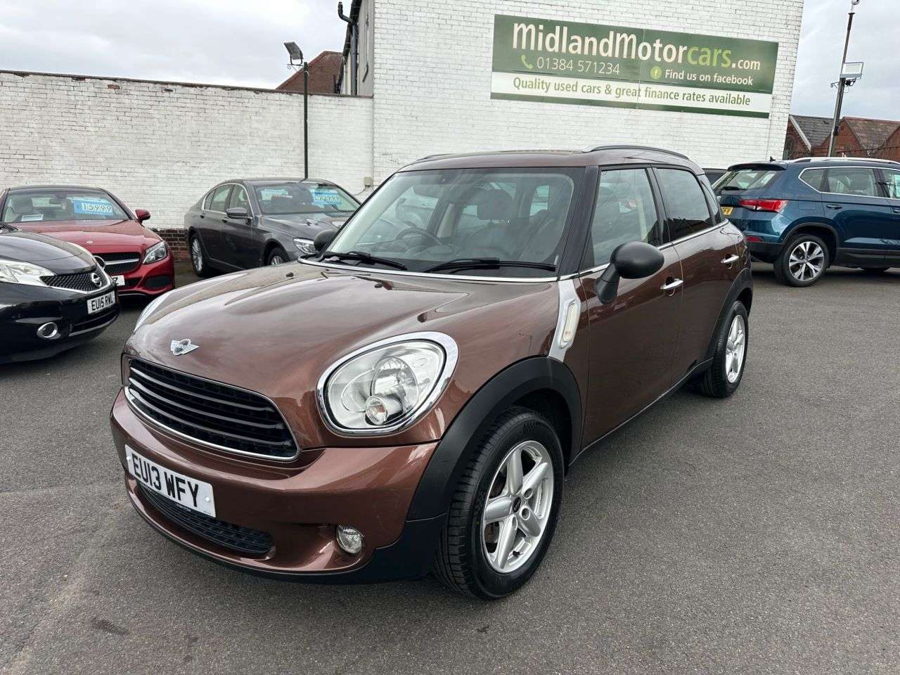 A 2013 MINI COUNTRYMAN 1.6 One SUV 5dr Petrol Manual Euro 6 (s/s) (98 ps) LEATHER UPHOLSTERY-BLUET A 2013 MINI COUNTRYMAN 1.6 One SUV 5dr Petrol Manual Euro 6 (s/s) (98 ps) LEATHER UPHOLSTERY-BLUET