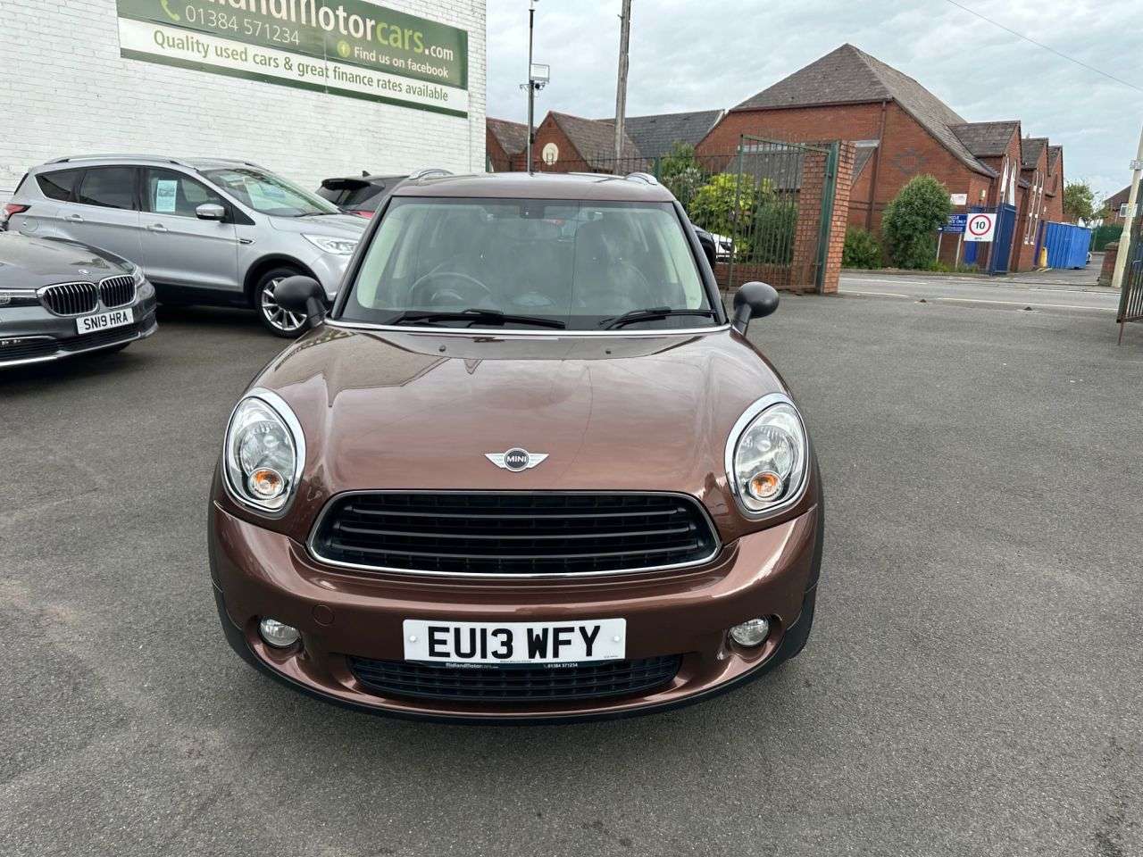 A 2013 MINI COUNTRYMAN 1.6 One SUV 5dr Petrol Manual Euro 6 (s/s) (98 ps) LEATHER UPHOLSTERY-BLUET A 2013 MINI COUNTRYMAN 1.6 One SUV 5dr Petrol Manual Euro 6 (s/s) (98 ps) LEATHER UPHOLSTERY-BLUET