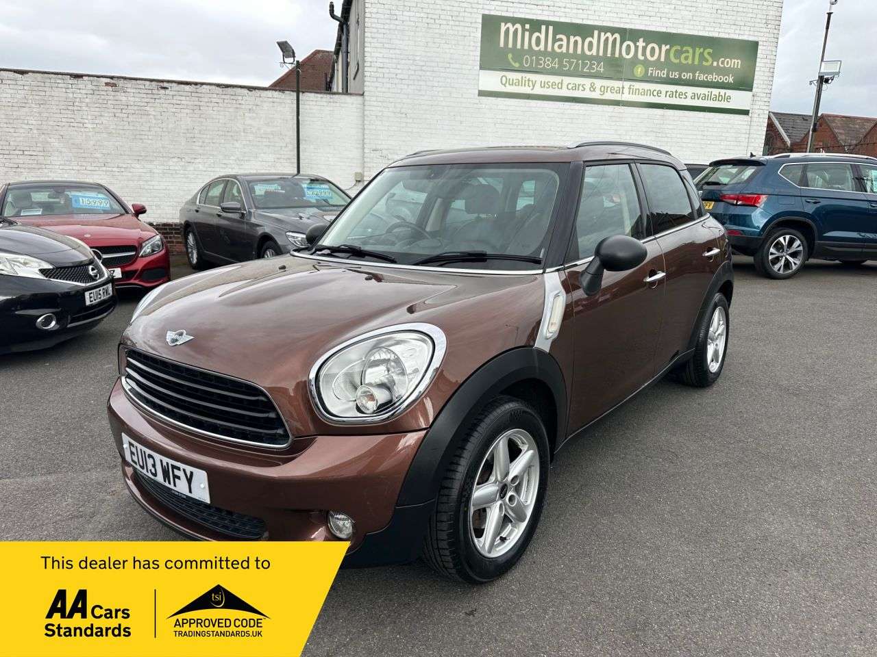 A 2013 MINI COUNTRYMAN 1.6 One SUV 5dr Petrol Manual Euro 6 (s/s) (98 ps) LEATHER UPHOLSTERY-BLUET A 2013 MINI COUNTRYMAN 1.6 One SUV 5dr Petrol Manual Euro 6 (s/s) (98 ps) LEATHER UPHOLSTERY-BLUET