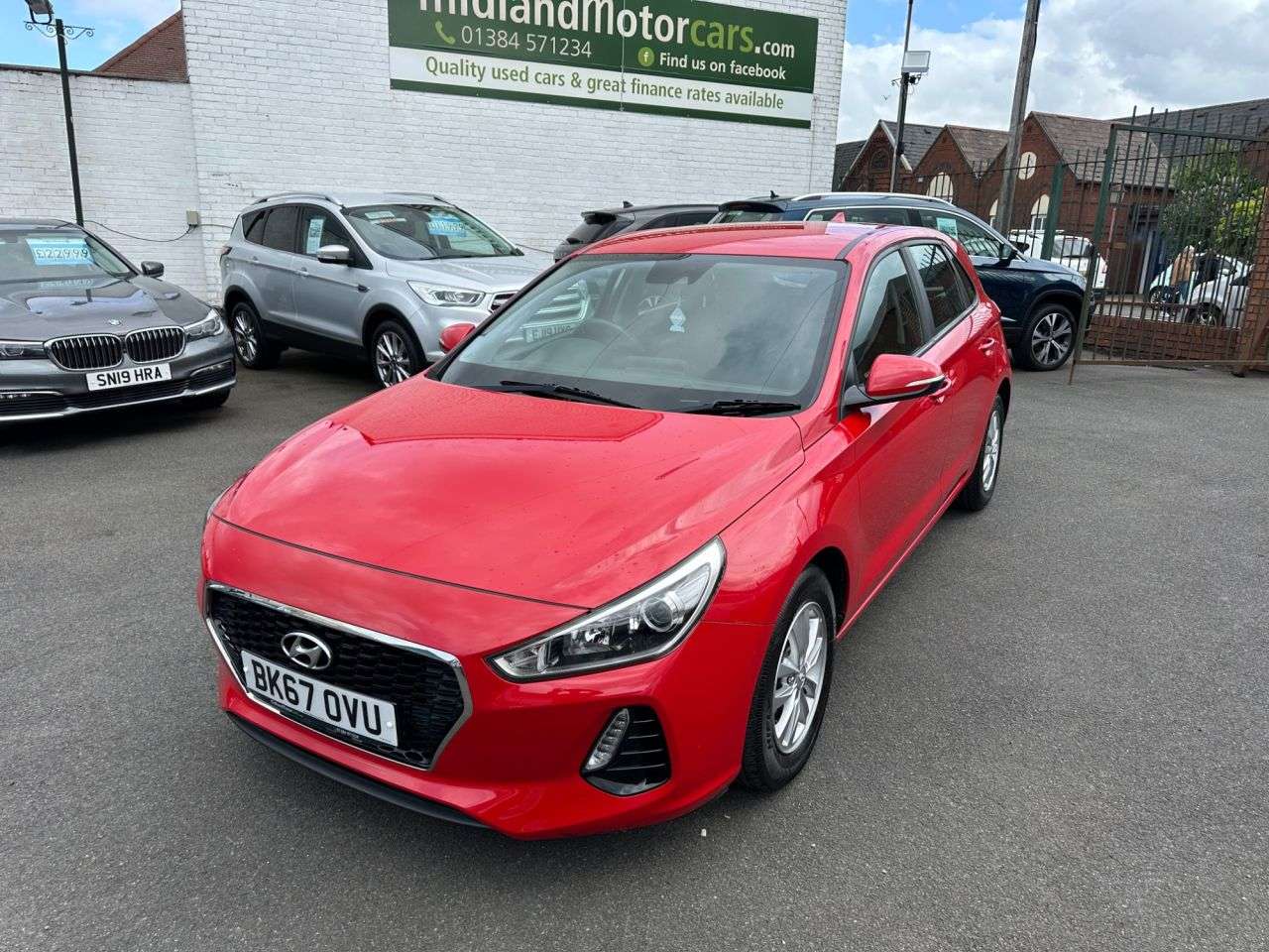 A 2017 HYUNDAI I30 1.0 T-GDi Blue Drive S Hatchback 5dr Petrol Manual Euro 6 (s/s) (120 ps) SE A 2017 HYUNDAI I30 1.0 T-GDi Blue Drive S Hatchback 5dr Petrol Manual Euro 6 (s/s) (120 ps) SE