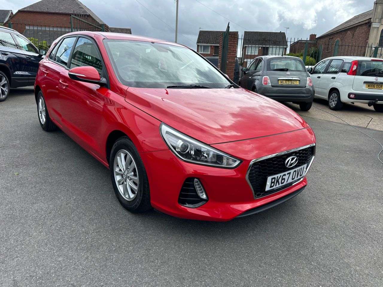 A 2017 HYUNDAI I30 1.0 T-GDi Blue Drive S Hatchback 5dr Petrol Manual Euro 6 (s/s) (120 ps) SE A 2017 HYUNDAI I30 1.0 T-GDi Blue Drive S Hatchback 5dr Petrol Manual Euro 6 (s/s) (120 ps) SE
