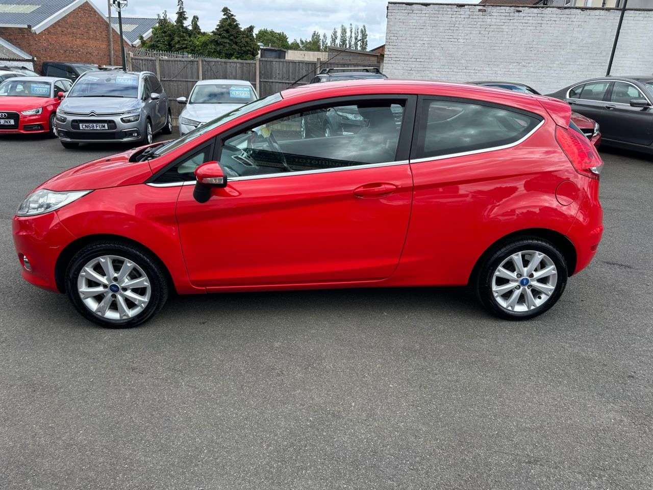 A 2010 FORD FIESTA 1.25 Zetec Hatchback 3dr Petrol Manual (129 g/km, 81 bhp) LOW INSURANCE GRO A 2010 FORD FIESTA 1.25 Zetec Hatchback 3dr Petrol Manual (129 g/km, 81 bhp) LOW INSURANCE GRO