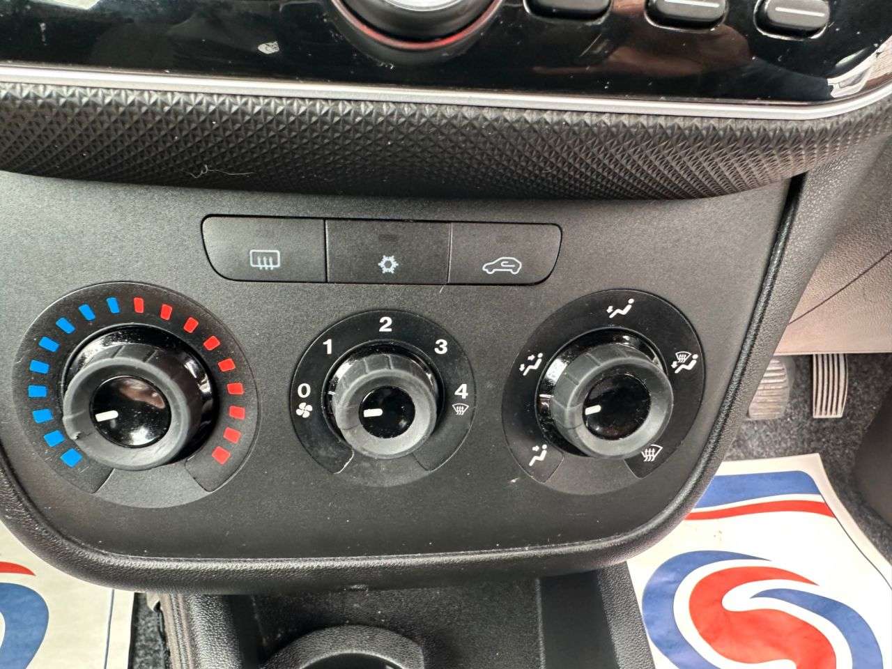 2017 FIAT PUNTO 2017 FIAT PUNTO