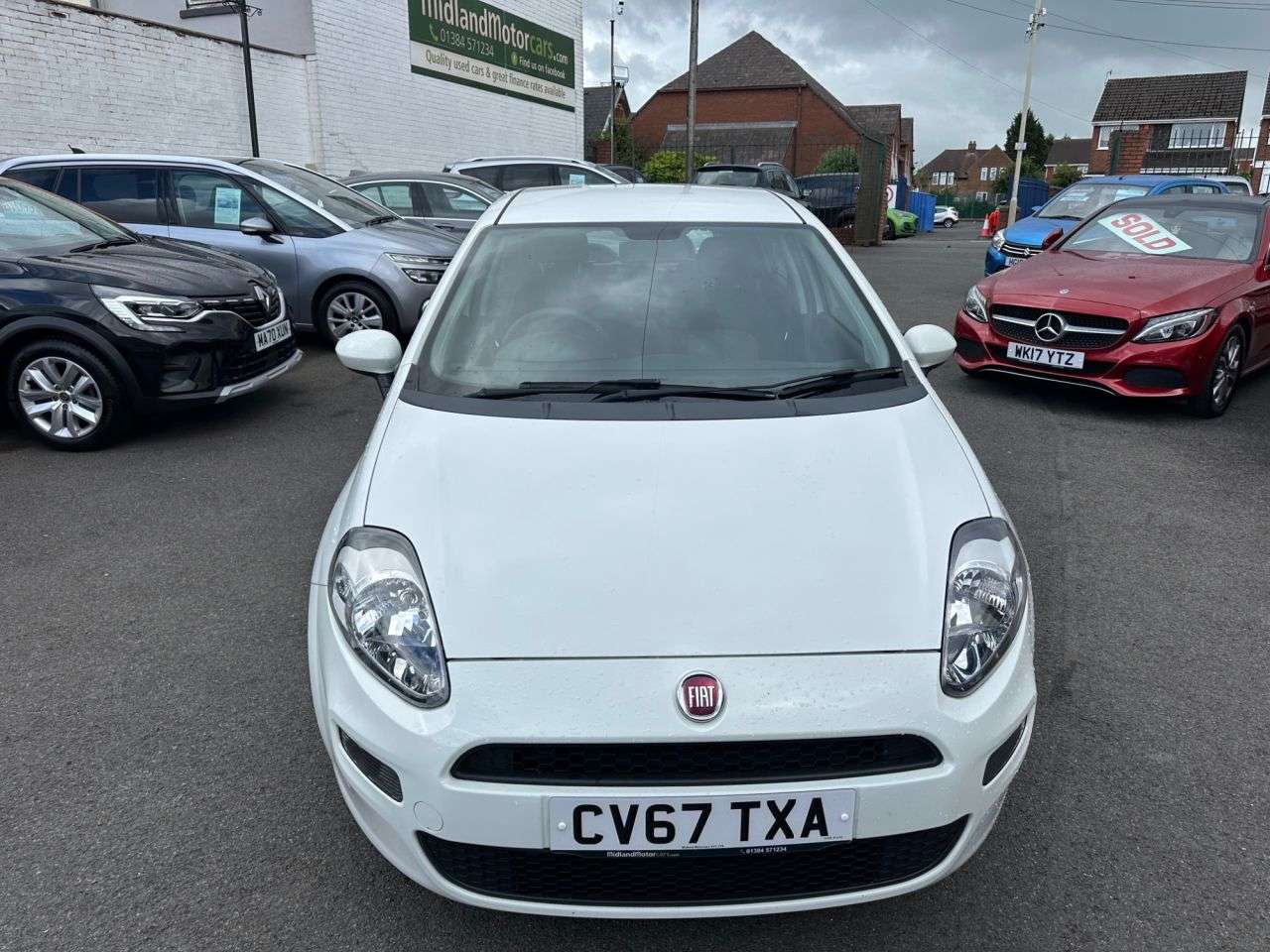 A 2017 FIAT PUNTO 1.4 Pop + Hatchback 5dr Petrol Euro 6 (s/s) (77 bhp) 1 FORMER KEEPER- A 2017 FIAT PUNTO 1.4 Pop + Hatchback 5dr Petrol Euro 6 (s/s) (77 bhp) 1 FORMER KEEPER-