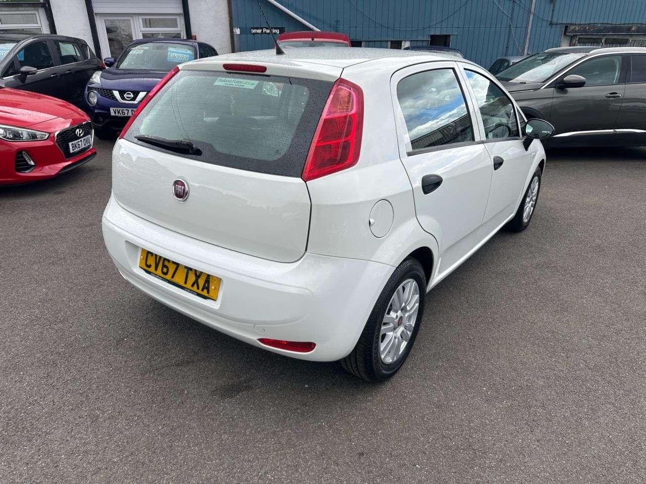 A 2017 FIAT PUNTO 1.4 Pop + Hatchback 5dr Petrol Euro 6 (s/s) (77 bhp) 1 FORMER KEEPER- A 2017 FIAT PUNTO 1.4 Pop + Hatchback 5dr Petrol Euro 6 (s/s) (77 bhp) 1 FORMER KEEPER-