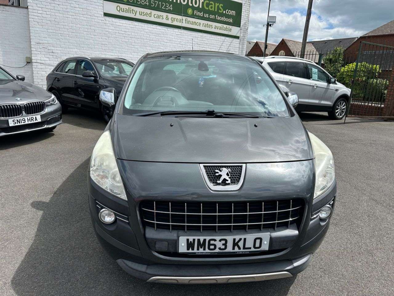 A 2013 PEUGEOT 3008 2.0 HDi Allure SUV 5dr Diesel Auto Euro 5 (163 ps) 1 FORMER KEEPER-BLUETOOT A 2013 PEUGEOT 3008 2.0 HDi Allure SUV 5dr Diesel Auto Euro 5 (163 ps) 1 FORMER KEEPER-BLUETOOT