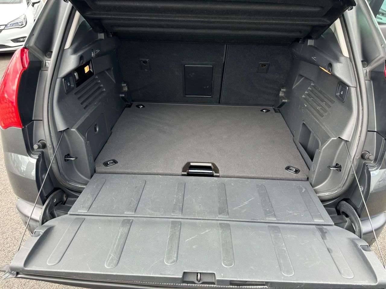 2013 PEUGEOT 3008 2013 PEUGEOT 3008
