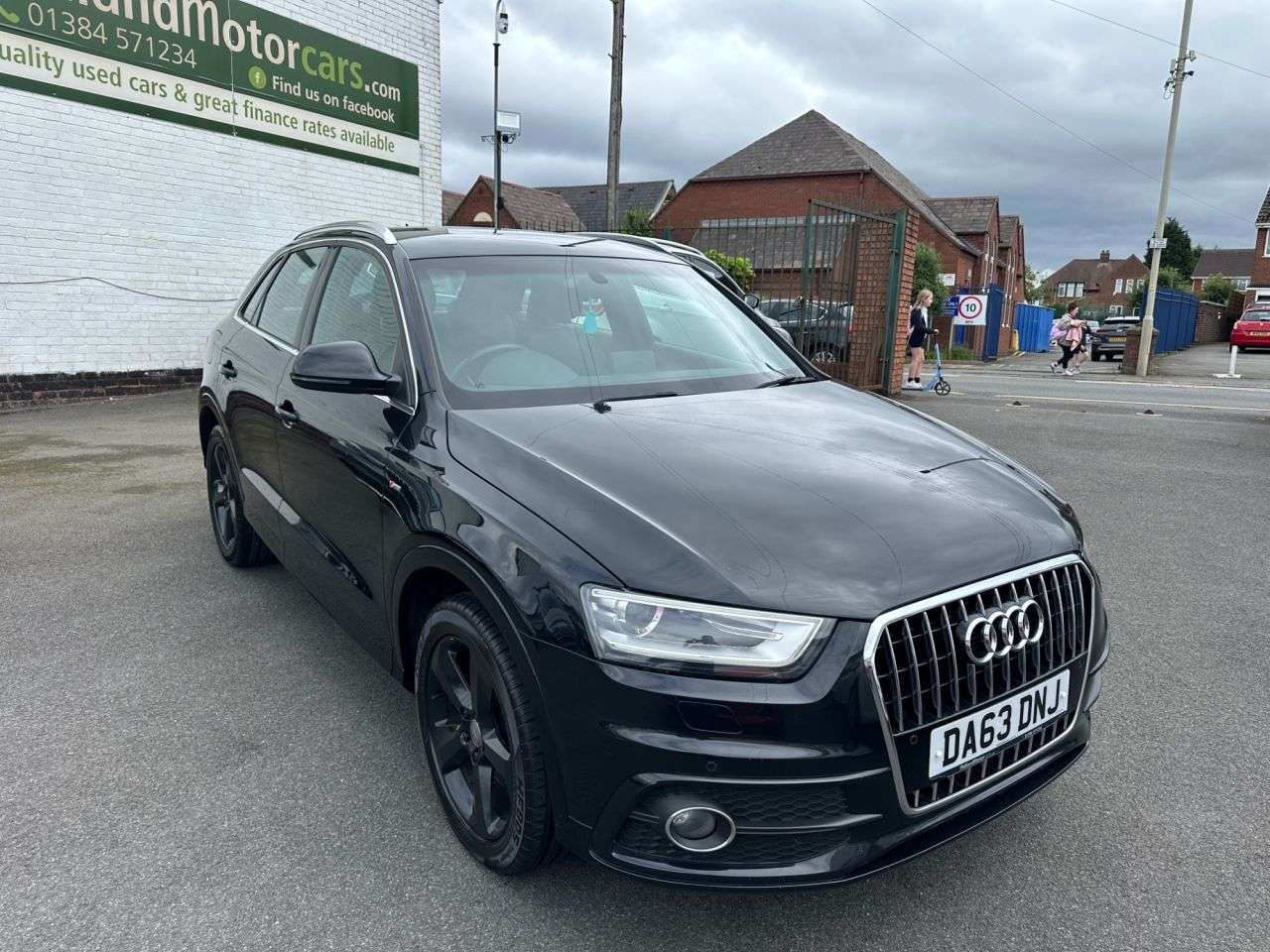 A 2013 AUDI Q3 2.0 TDI S line SUV 5dr Diesel Manual Euro 5 (s/s) (140 ps) SERVICE HISTORY- A 2013 AUDI Q3 2.0 TDI S line SUV 5dr Diesel Manual Euro 5 (s/s) (140 ps) SERVICE HISTORY-
