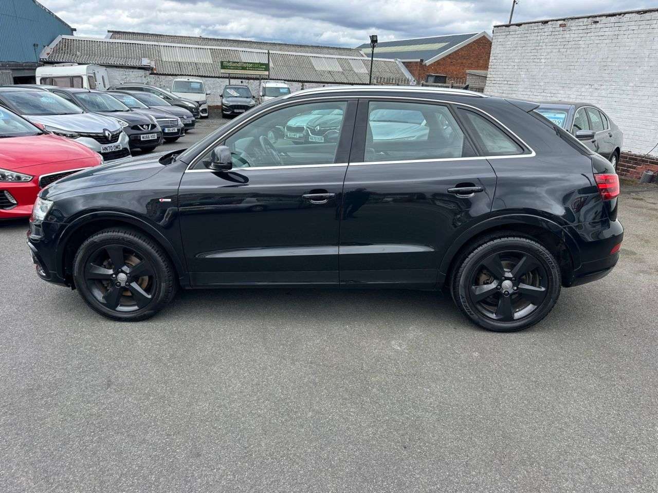 A 2013 AUDI Q3 2.0 TDI S line SUV 5dr Diesel Manual Euro 5 (s/s) (140 ps) SERVICE HISTORY- A 2013 AUDI Q3 2.0 TDI S line SUV 5dr Diesel Manual Euro 5 (s/s) (140 ps) SERVICE HISTORY-