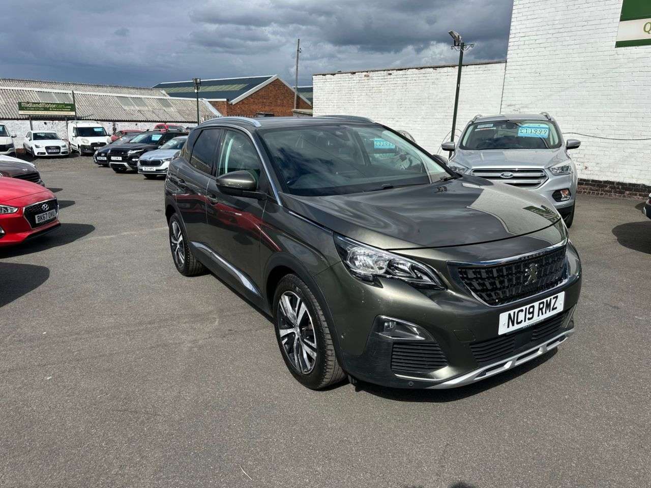 A 2019 PEUGEOT 3008 1.5 BlueHDi Allure SUV 5dr Diesel Manual Euro 6 (s/s) (130 ps) 1 FORMER KEE A 2019 PEUGEOT 3008 1.5 BlueHDi Allure SUV 5dr Diesel Manual Euro 6 (s/s) (130 ps) 1 FORMER KEE