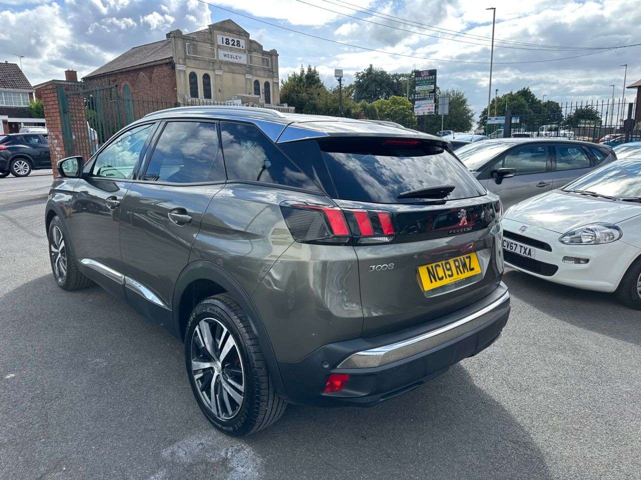 2019 PEUGEOT 3008 2019 PEUGEOT 3008
