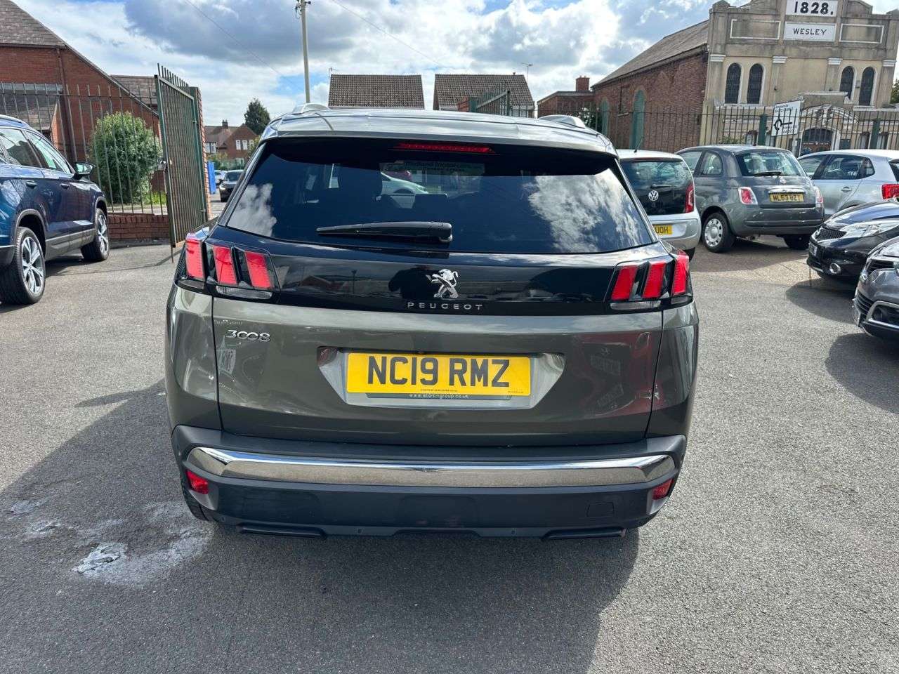 2019 PEUGEOT 3008 2019 PEUGEOT 3008