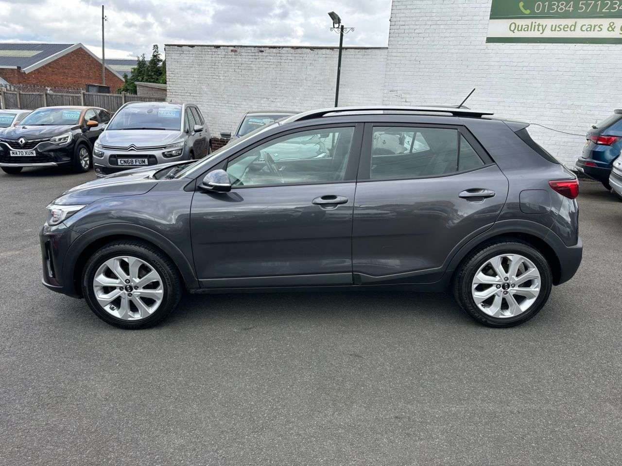 A 2018 KIA STONIC 1.4 2 SUV 5dr Petrol Manual Euro 6 (s/s) (98 bhp) 8 SERVICE STAMPS-1 FORMER A 2018 KIA STONIC 1.4 2 SUV 5dr Petrol Manual Euro 6 (s/s) (98 bhp) 8 SERVICE STAMPS-1 FORMER