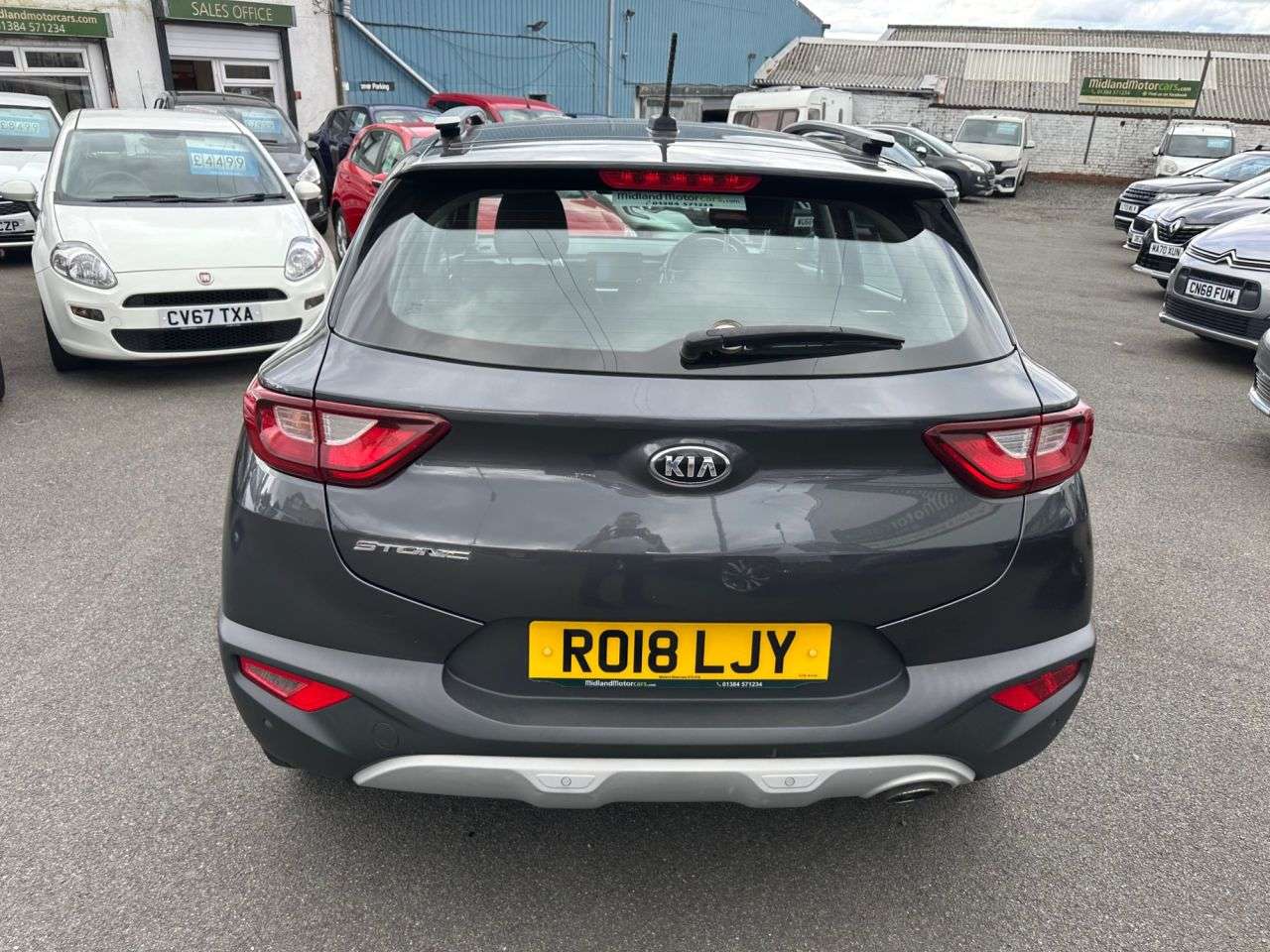 A 2018 KIA STONIC 1.4 2 SUV 5dr Petrol Manual Euro 6 (s/s) (98 bhp) 8 SERVICE STAMPS-1 FORMER A 2018 KIA STONIC 1.4 2 SUV 5dr Petrol Manual Euro 6 (s/s) (98 bhp) 8 SERVICE STAMPS-1 FORMER
