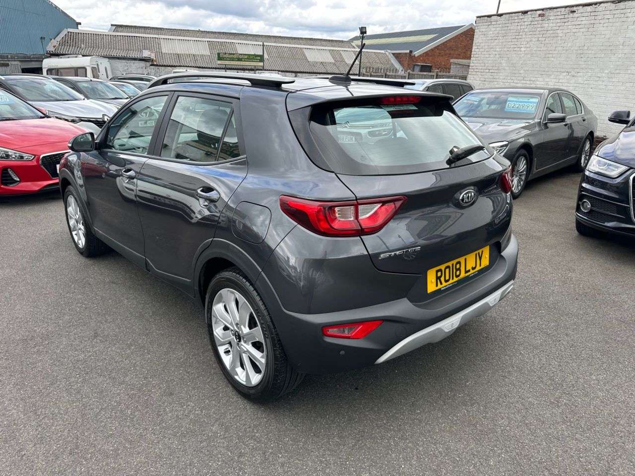 A 2018 KIA STONIC 1.4 2 SUV 5dr Petrol Manual Euro 6 (s/s) (98 bhp) 8 SERVICE STAMPS-1 FORMER A 2018 KIA STONIC 1.4 2 SUV 5dr Petrol Manual Euro 6 (s/s) (98 bhp) 8 SERVICE STAMPS-1 FORMER