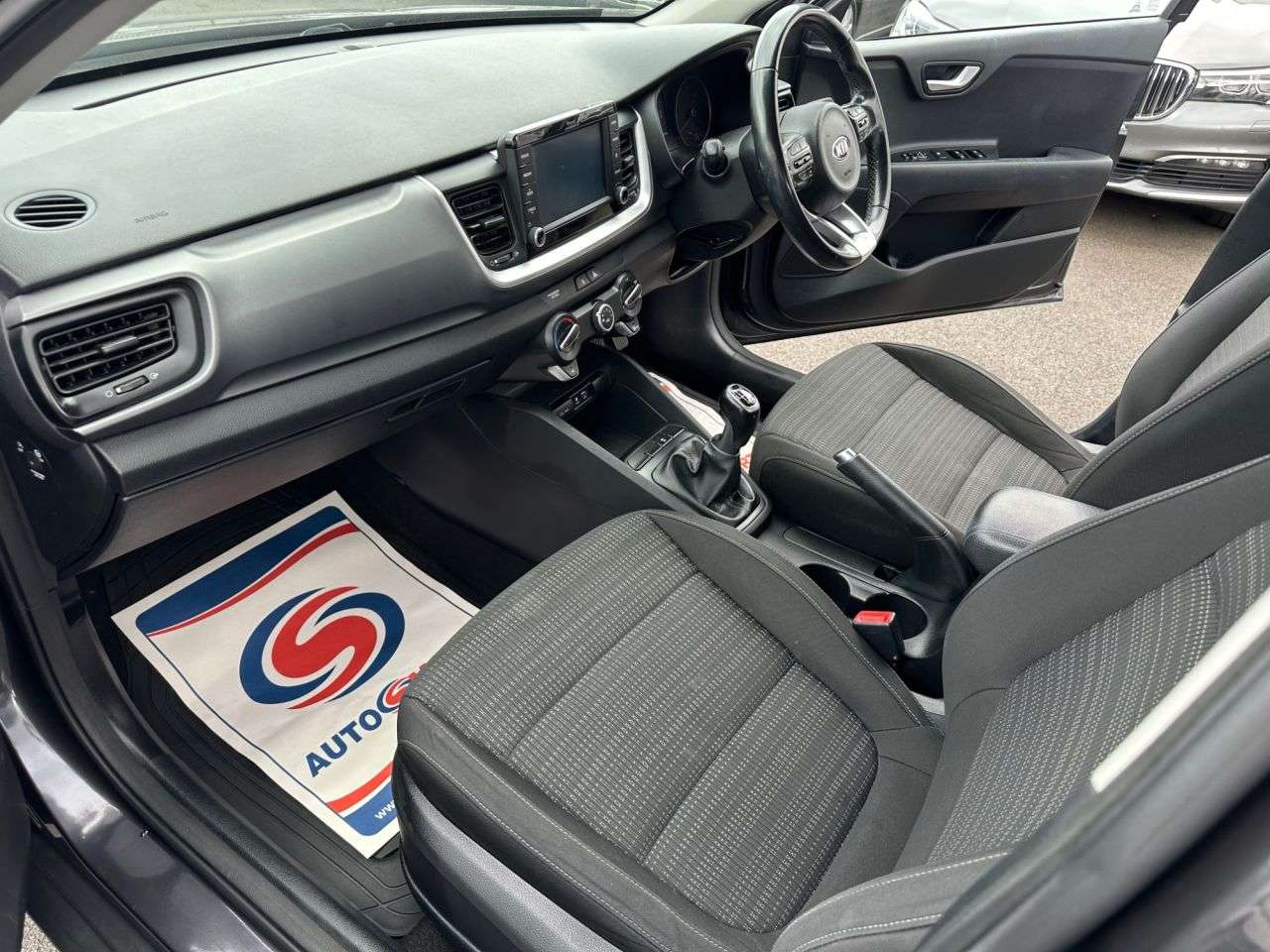 2018 KIA STONIC 2018 KIA STONIC