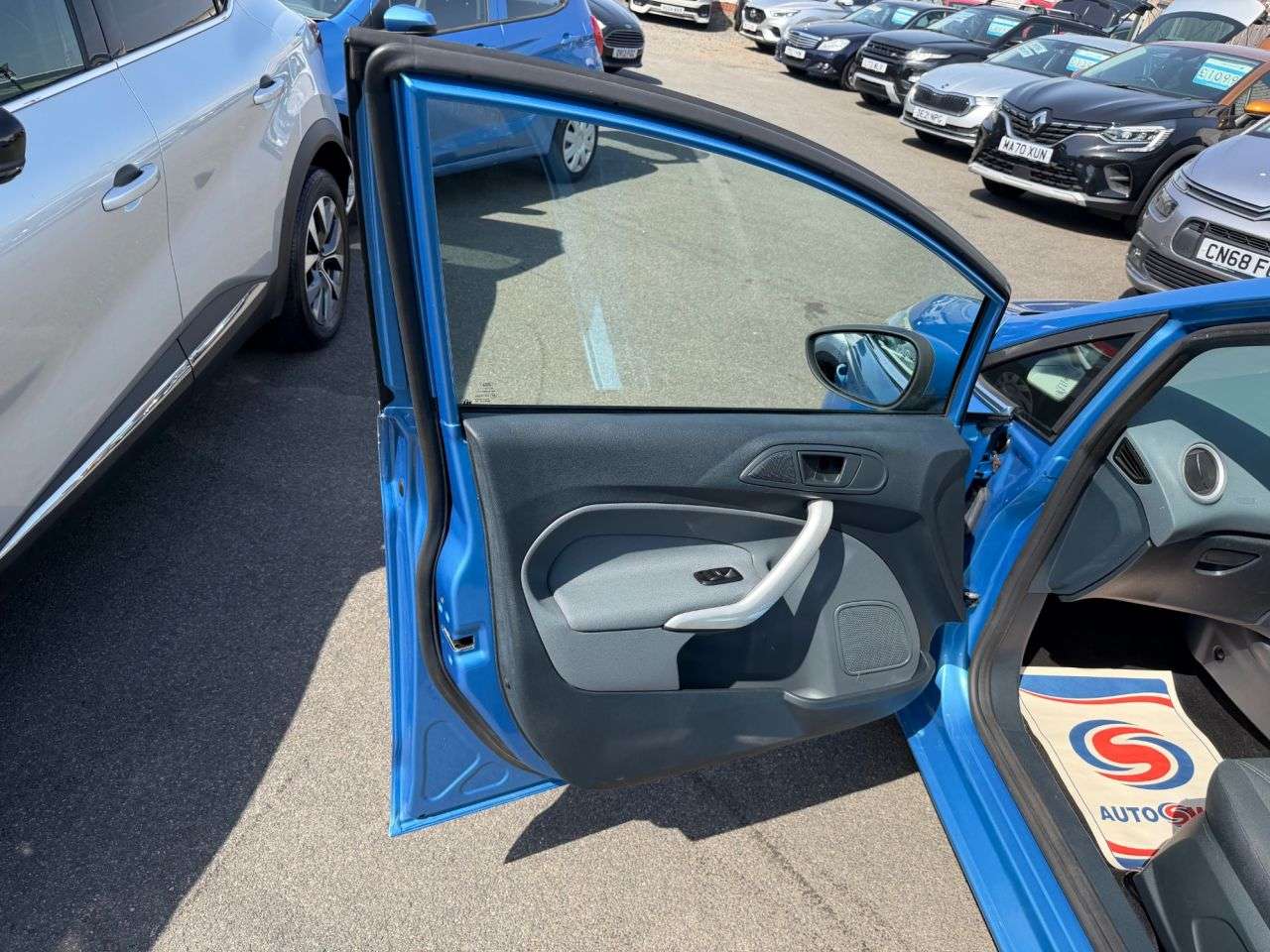2011 FORD FIESTA 2011 FORD FIESTA