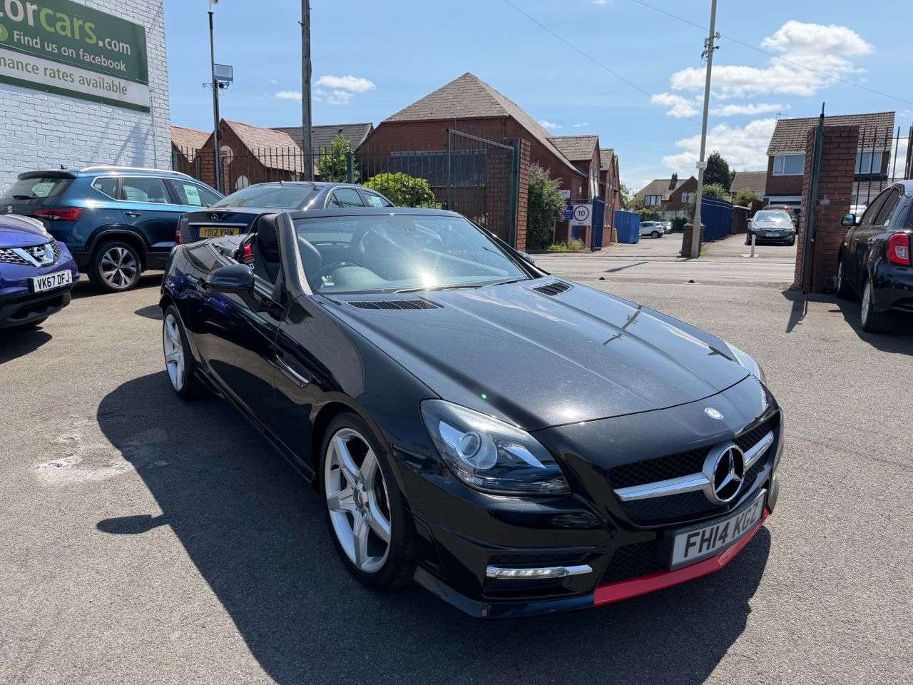A 2014 MERCEDES-BENZ SLK 2.1 SLK250 CDI AMG Sport Convertible 2dr Diesel G-Tronic+ Euro 5 (s/s) (204 A 2014 MERCEDES-BENZ SLK 2.1 SLK250 CDI AMG Sport Convertible 2dr Diesel G-Tronic+ Euro 5 (s/s) (204