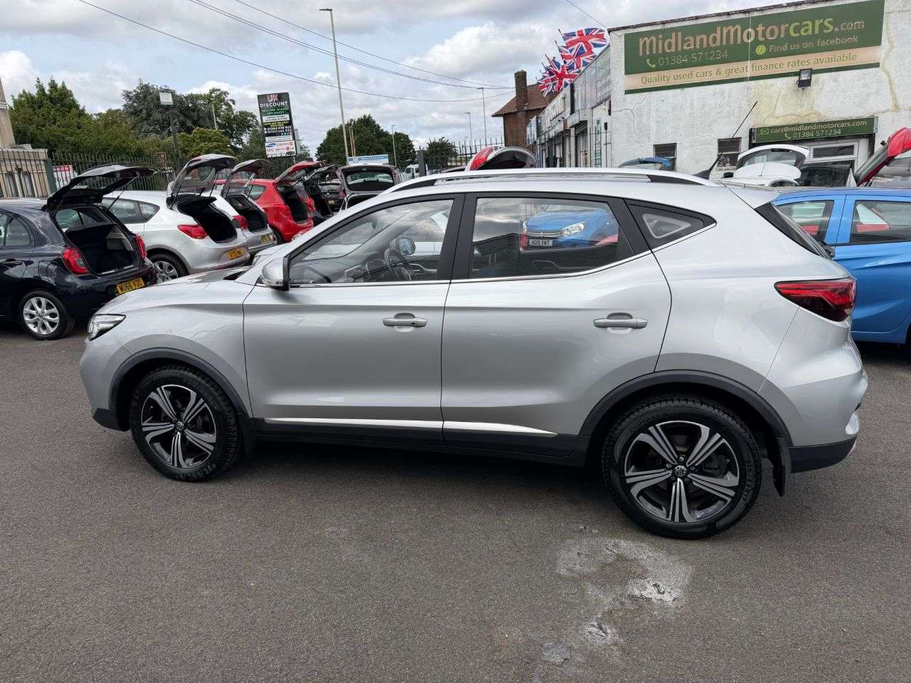 A 2020 MG MG ZS 1.0 T-GDI Excite SUV 5dr Petrol Auto Euro 6 (111 ps) APPLE/ANDROID CAR PLAY A 2020 MG MG ZS 1.0 T-GDI Excite SUV 5dr Petrol Auto Euro 6 (111 ps) APPLE/ANDROID CAR PLAY
