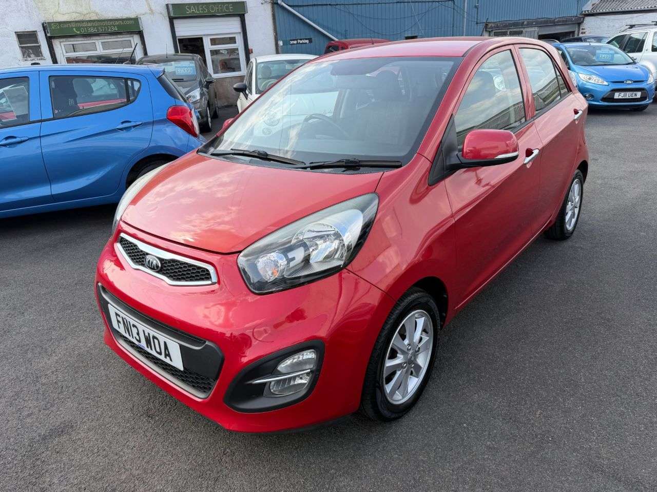 A 2013 KIA PICANTO 1.0 2 Hatchback 5dr Petrol Manual Euro 5 (68 bhp) SERVICE HISTORY-AIR CON-A A 2013 KIA PICANTO 1.0 2 Hatchback 5dr Petrol Manual Euro 5 (68 bhp) SERVICE HISTORY-AIR CON-A