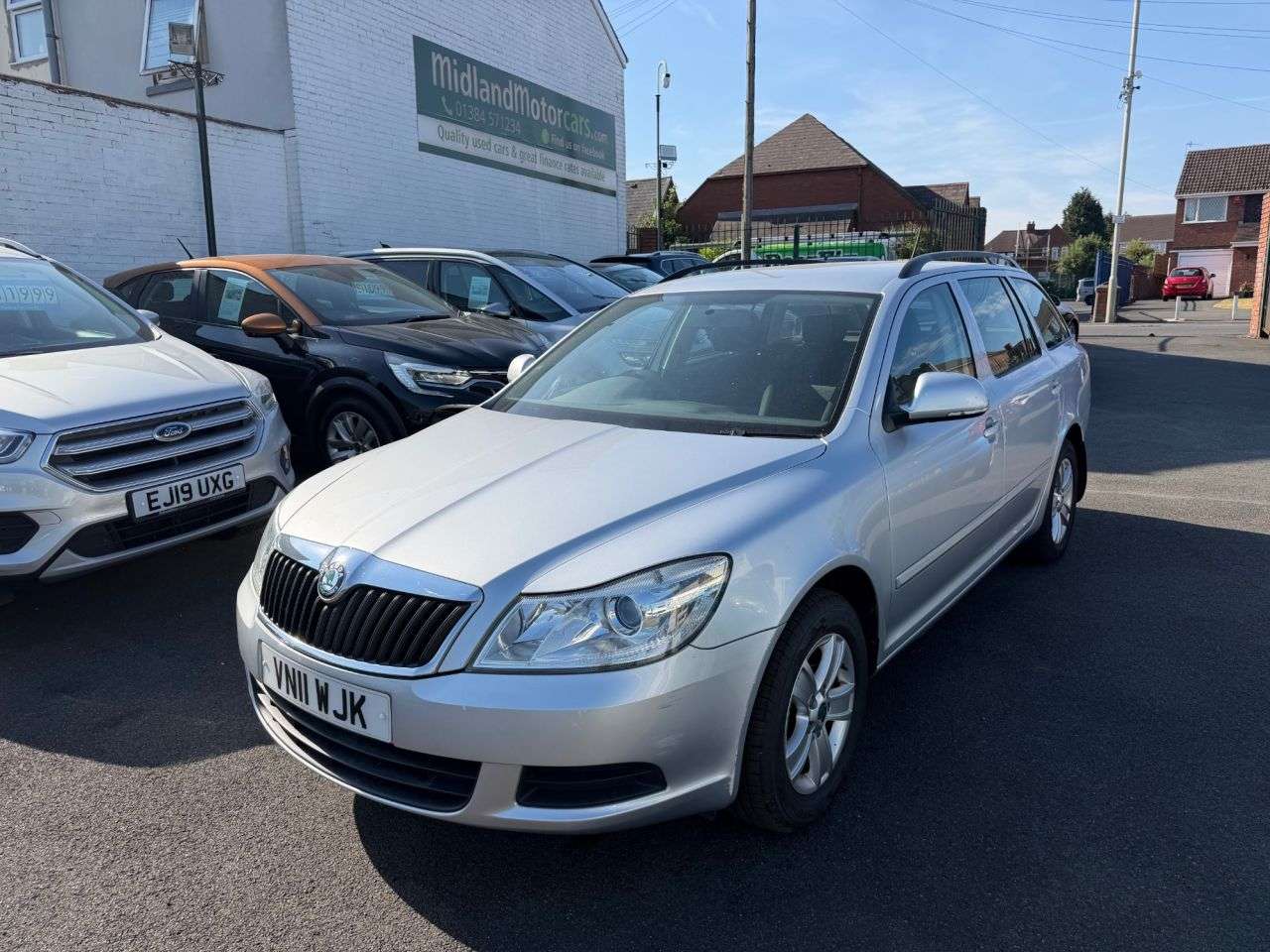 A 2011 SKODA OCTAVIA 1.6 MPI SE Estate 5dr Petrol Manual Euro 5 (102 ps) ONLY 2 OWNERS A 2011 SKODA OCTAVIA 1.6 MPI SE Estate 5dr Petrol Manual Euro 5 (102 ps) ONLY 2 OWNERS