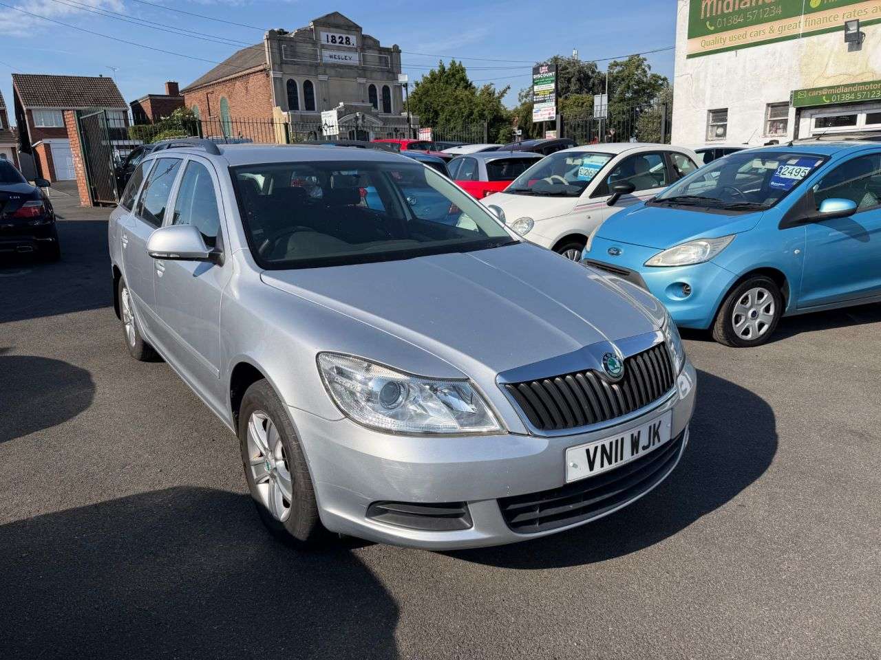 A 2011 SKODA OCTAVIA 1.6 MPI SE Estate 5dr Petrol Manual Euro 5 (102 ps) ONLY 2 OWNERS A 2011 SKODA OCTAVIA 1.6 MPI SE Estate 5dr Petrol Manual Euro 5 (102 ps) ONLY 2 OWNERS