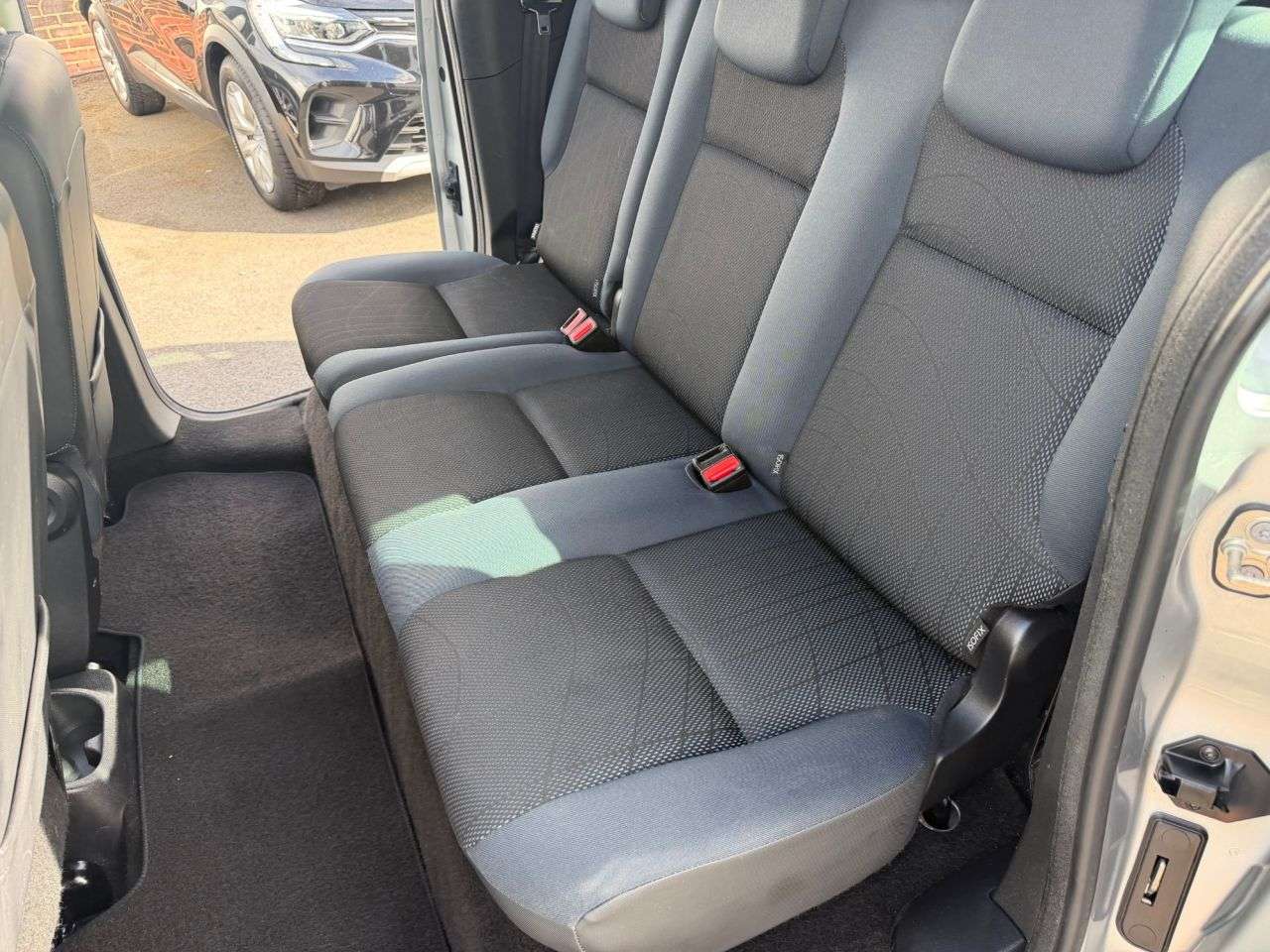2011 PEUGEOT PARTNER TEPEE 2011 PEUGEOT PARTNER TEPEE