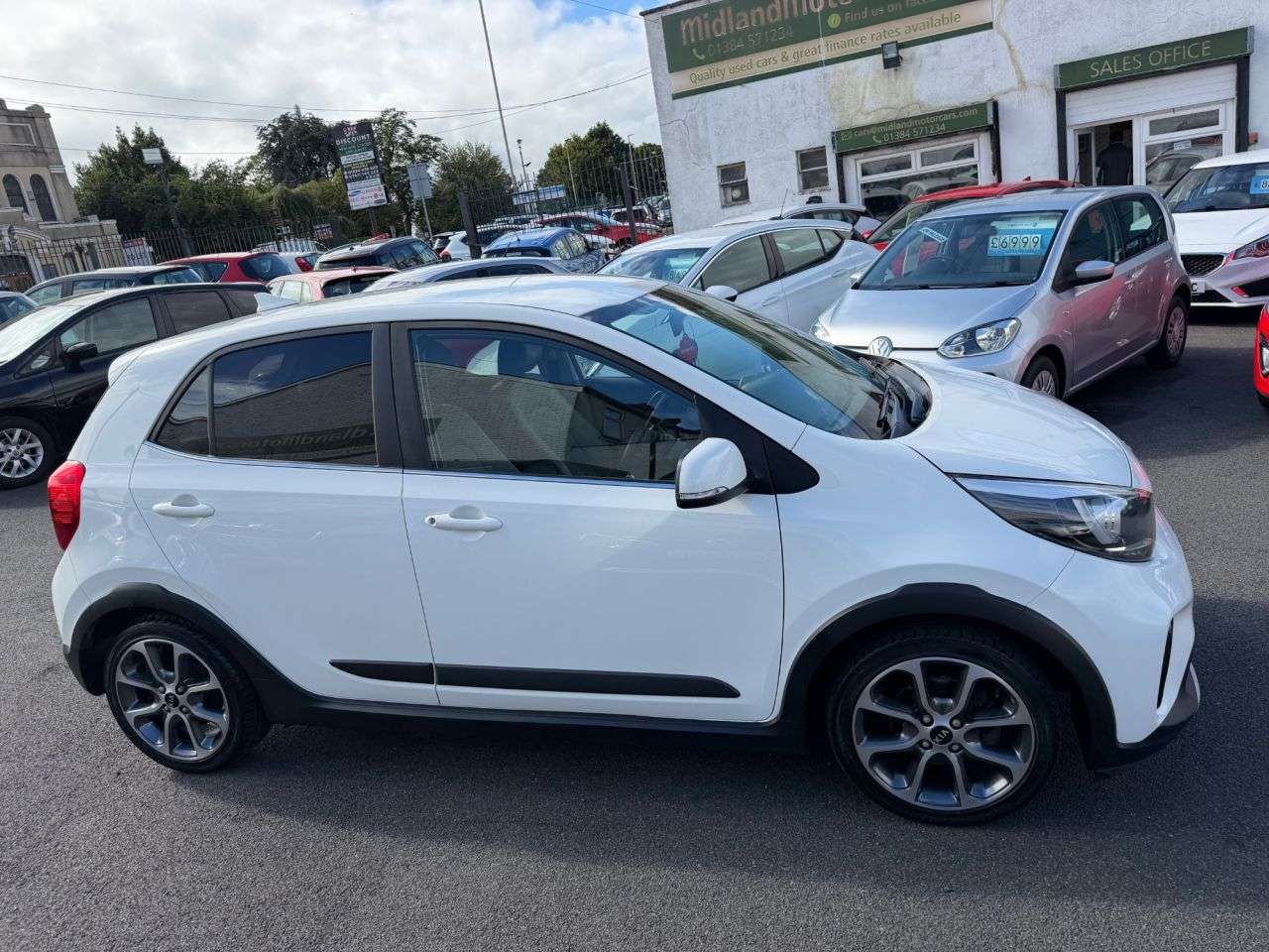 A 2018 KIA PICANTO 1.25 X-Line Hatchback 5dr Petrol Manual Euro 6 (83 bhp) REVERSE CAMERA-DAB- A 2018 KIA PICANTO 1.25 X-Line Hatchback 5dr Petrol Manual Euro 6 (83 bhp) REVERSE CAMERA-DAB-