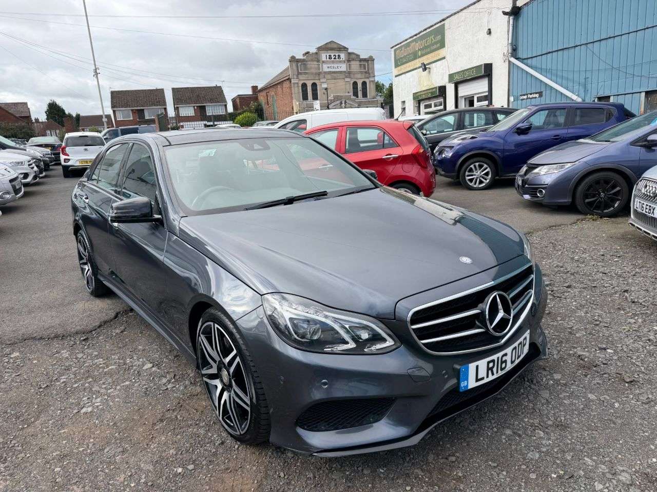 A 2016 MERCEDES-BENZ E CLASS 3.0 E350 V6 BlueTEC AMG Night Edition (Premium Plus) Saloon 4dr Diesel G-Tr A 2016 MERCEDES-BENZ E CLASS 3.0 E350 V6 BlueTEC AMG Night Edition (Premium Plus) Saloon 4dr Diesel G-Tr