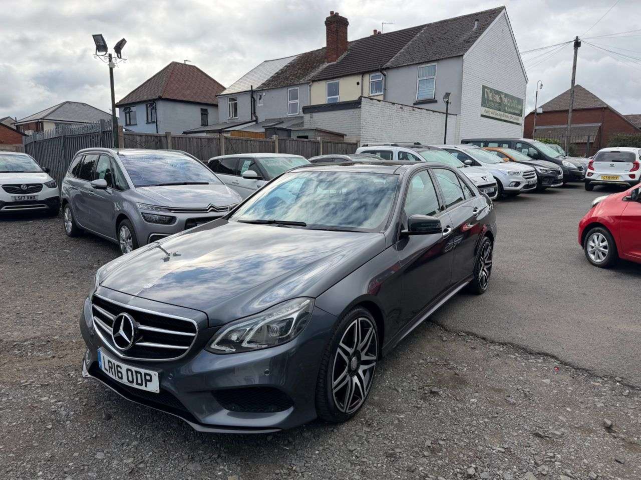 A 2016 MERCEDES-BENZ E CLASS 3.0 E350 V6 BlueTEC AMG Night Edition (Premium Plus) Saloon 4dr Diesel G-Tr A 2016 MERCEDES-BENZ E CLASS 3.0 E350 V6 BlueTEC AMG Night Edition (Premium Plus) Saloon 4dr Diesel G-Tr