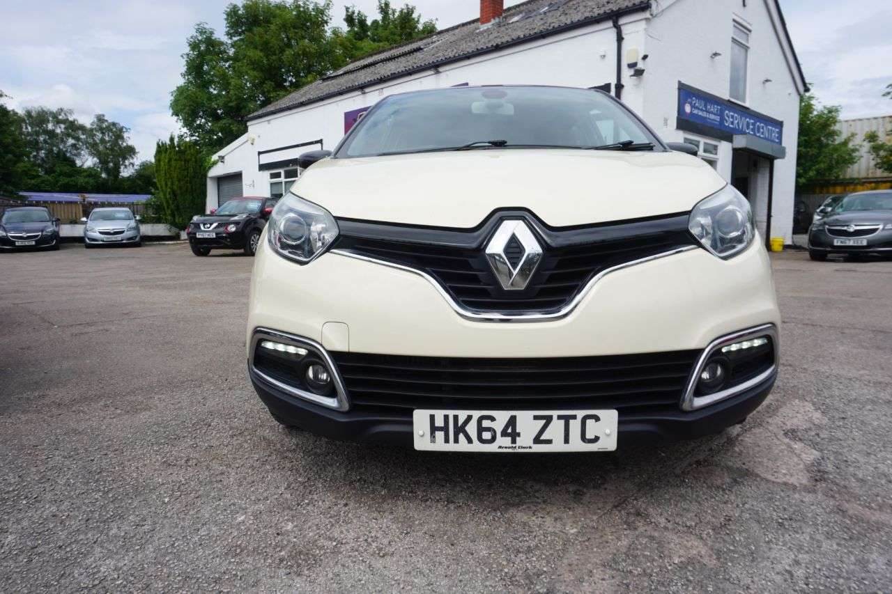 A 2015 RENAULT CAPTUR 1.5 DYNAMIQUE S MEDIANAV ENERGY DCI S/S 5d 90 BHP Air Conditioning and Allo A 2015 RENAULT CAPTUR 1.5 DYNAMIQUE S MEDIANAV ENERGY DCI S/S 5d 90 BHP Air Conditioning and Allo
