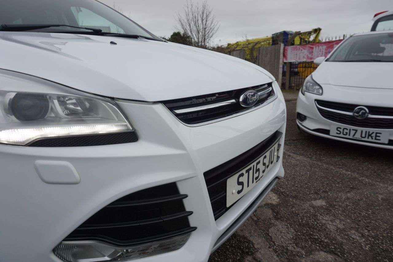 A 2015 FORD KUGA 2.0 TDCi Titanium X SUV 5dr Diesel Manual 2WD Euro 6 (s/s) (150 ps) Air Con A 2015 FORD KUGA 2.0 TDCi Titanium X SUV 5dr Diesel Manual 2WD Euro 6 (s/s) (150 ps) Air Con