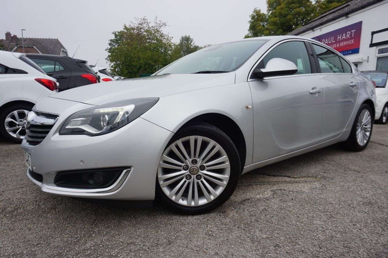 A 2015 VAUXHALL INSIGNIA 2.0 CDTi ecoFLEX Tech Line Hatchback 5dr Diesel Manual Euro 6 (s/s) (170 ps A 2015 VAUXHALL INSIGNIA 2.0 CDTi ecoFLEX Tech Line Hatchback 5dr Diesel Manual Euro 6 (s/s) (170 ps