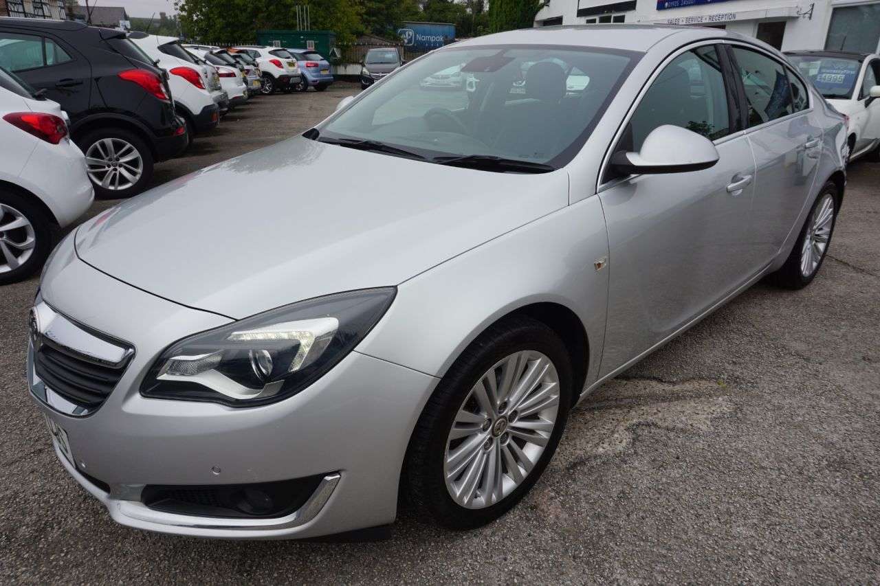A 2015 VAUXHALL INSIGNIA 2.0 CDTi ecoFLEX Tech Line Hatchback 5dr Diesel Manual Euro 6 (s/s) (170 ps A 2015 VAUXHALL INSIGNIA 2.0 CDTi ecoFLEX Tech Line Hatchback 5dr Diesel Manual Euro 6 (s/s) (170 ps