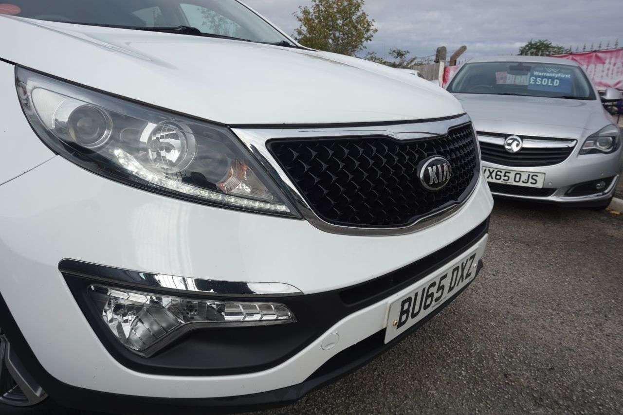 A 2015 KIA SPORTAGE 1.6 GDi EcoDynamics 2 SUV 5dr Petrol Manual 2WD Euro 6 (s/s) (133 bhp) A 2015 KIA SPORTAGE 1.6 GDi EcoDynamics 2 SUV 5dr Petrol Manual 2WD Euro 6 (s/s) (133 bhp)