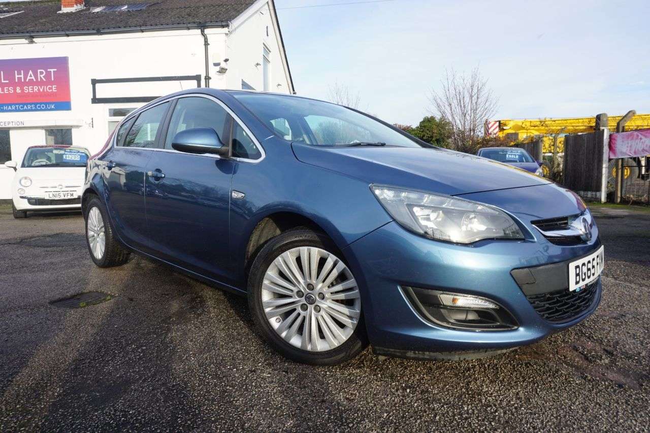 A 2015 VAUXHALL ASTRA 1.4i Excite Hatchback 5dr Petrol Manual Euro 6 (100 ps) Air Conditioning. A A 2015 VAUXHALL ASTRA 1.4i Excite Hatchback 5dr Petrol Manual Euro 6 (100 ps) Air Conditioning. A